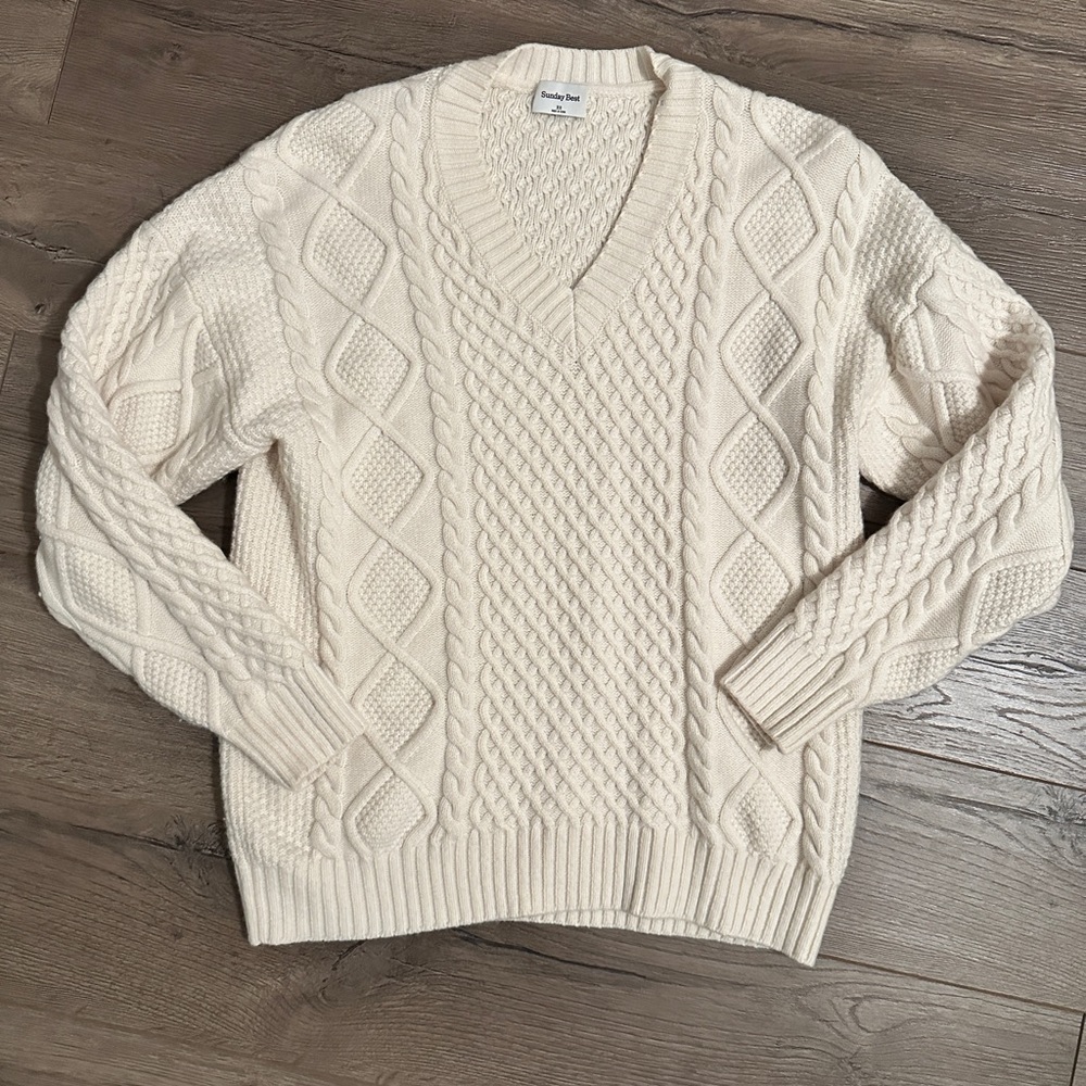 Aritzia Peggy chunky knit sweater v neck birch